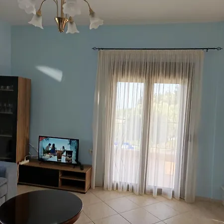 Giannis Comfort House * أغيا باراسكيفي