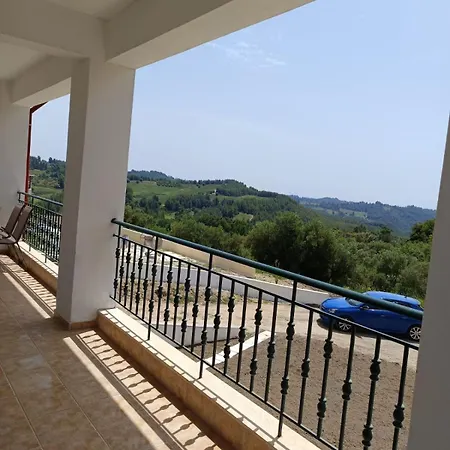 Giannis Comfort House *